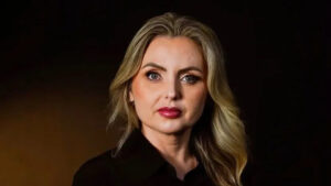 Candidata Clariana Barão critica ausência de mulheres no debate Band/Estadão
