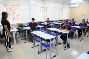 Estagnado, ensino médio de SP cai da 8ª para a 10ª posição no Ideb 2025, e Paraná lidera