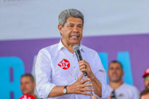 Na BA, candidato do PT diz que polícia precisa ter arma ‘igual ou melhor’ à do crime organizado