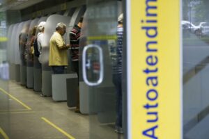 Bancários anunciam paralisação de 24 h nesta quinta-feira
