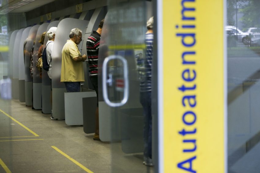 Bancários anunciam paralisação de 24 h nesta quinta-feira