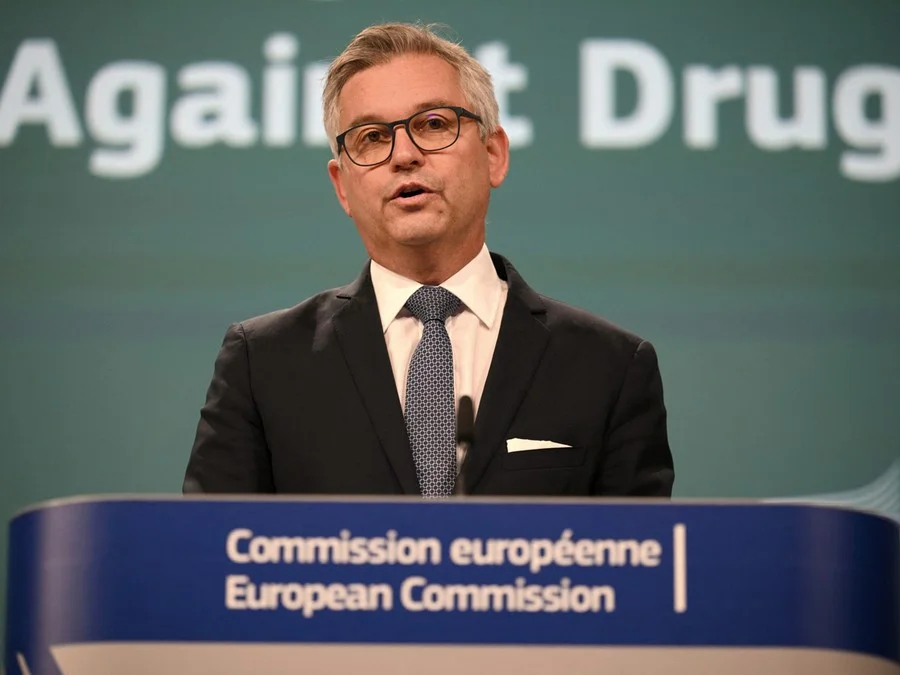 Europa elogia Espanha, mas diz que programa de regularização de imigrantes ‘não é bom sinal’