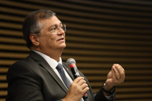 Flávio Dino afasta presidente do TCE do Maranhão por 180 dias