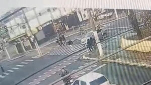 Motorista fura sinal, atropela e mata pedestre na faixa na zona leste de São Paulo
