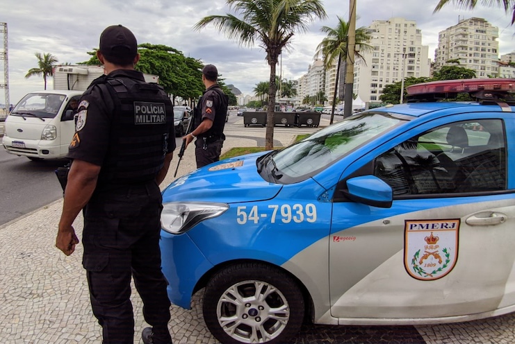 PMs do Rio são presos sob suspeita de fornecer armas a milícia e ao TCP