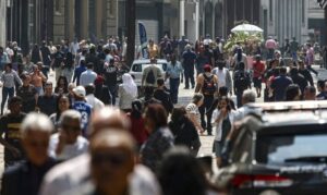 IBGE: População brasileira cresce 0,37% e chega a 214,2 milhões em 2026
