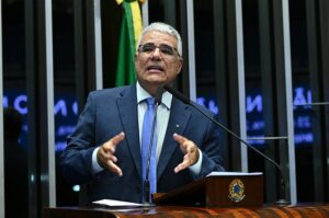 Senador Eduardo Girão, do partido Novo, é anunciado como vice de Zema