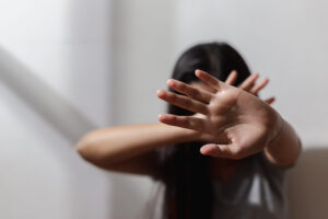 Juíza diz que medidas cautelares não são suficientes para proteger mulher do marido empresário em SP