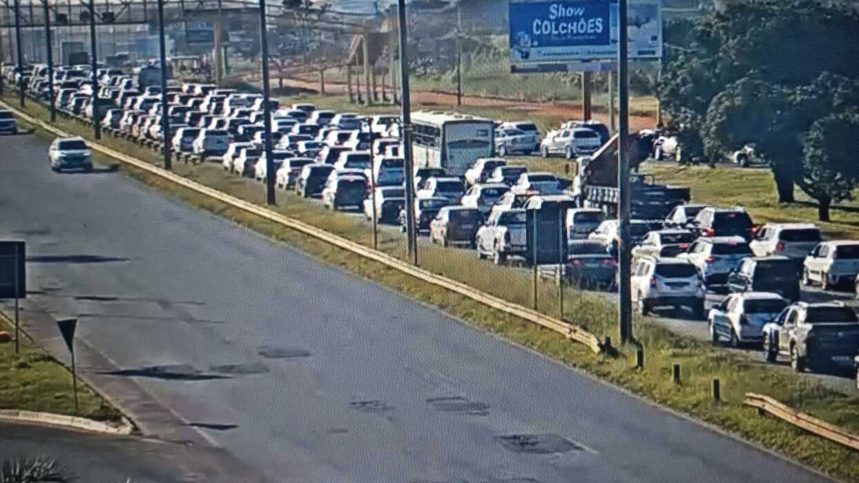 Protesto por falta de energia na 26 de Setembro bloqueia trecho da Estrutural