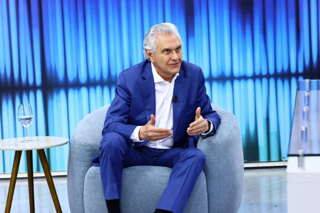 Todos os empresários deveriam ter sido chamados para discutir o fim da escala 6 x 1, diz Caiado