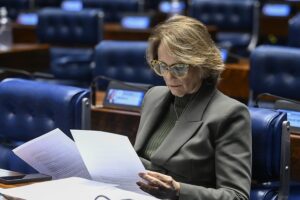 Damares defende medidas contra Discord se não houver garantias de proteção às crianças