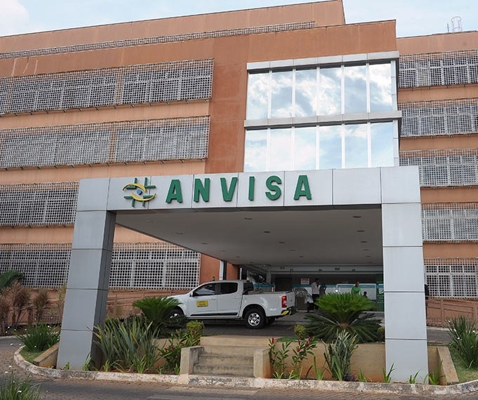 Anvisa atualiza regras de segurança sanitária em aviões e aeroportos