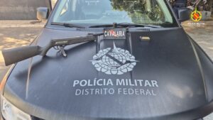 PM apreende carabina modificada e 42 munições durante abordagem em Santa Maria