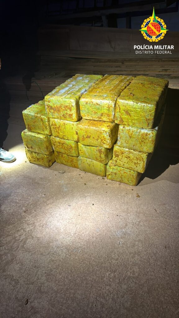 PMDF apreende cerca de 300 kg de maconha escondidos em caminhão na Ponte Alta