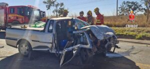 Colisão entre Saveiro e Strada deixa três feridos na DF-130