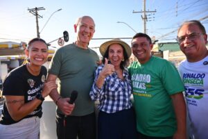 Arruda encontra promove carreata com Abadia e formaliza apoio de Izalci Lucas