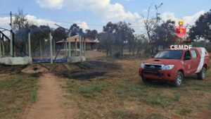 Incêndio atinge reserva indígena e destrói três ocas no DF