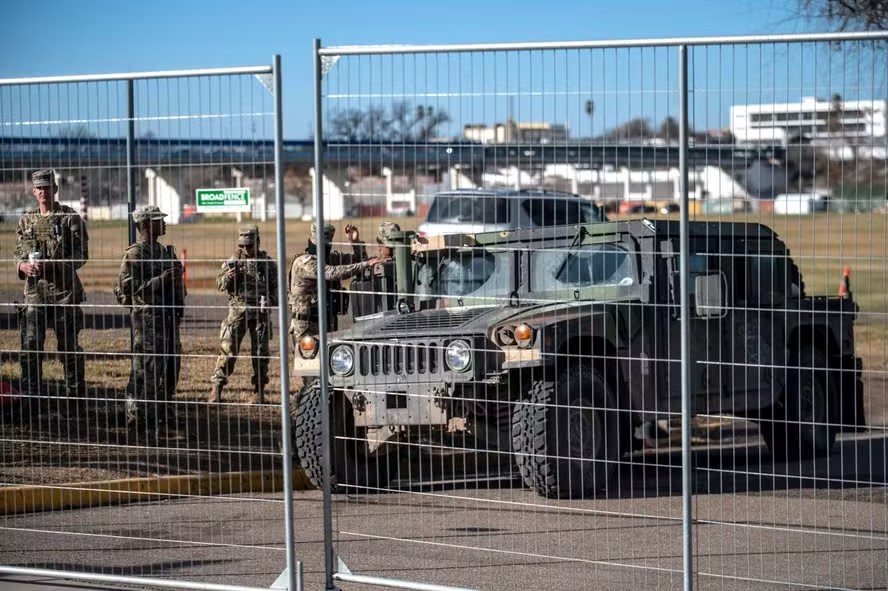 Governo Trump suspende megaprojeto fronteiriço no Texas após críticas bipartidárias