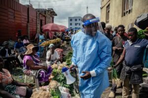 OMS espera reverter em 3 meses tendência da epidemia de ebola na RDCongo