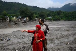 Número de vítimas aumenta no Nepal e premiê cita desastre ‘inimaginável’