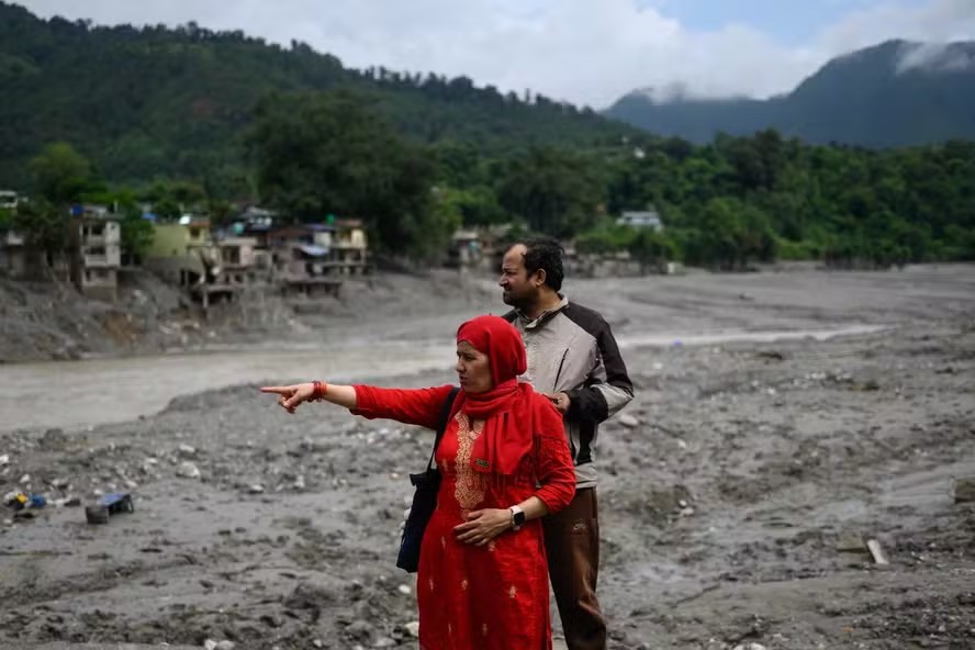 Número de vítimas aumenta no Nepal e premiê cita desastre ‘inimaginável’
