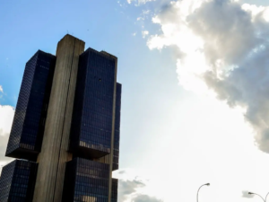 IBC-Br recua 0,6% em junho, informa Banco Central