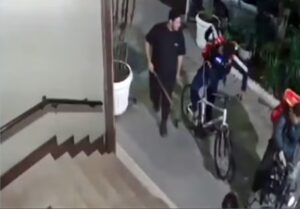 Seguranças se entregam após morte de ciclista em Copacabana