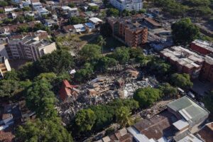 Cali, sob toque de recolher após terremoto, tem denúncias de saques e amanhece militarizada