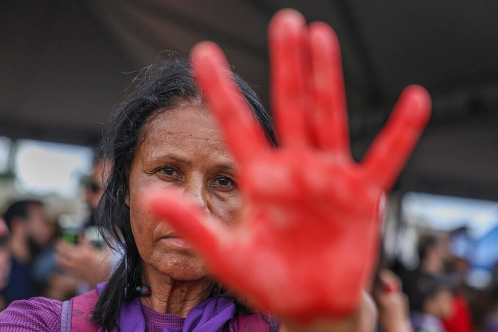 Comissão da Câmara aperta Lei Maria da Penha e prevê 24h para juiz analisar violação à medida protetiva