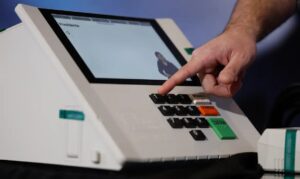 TSE detalha como assinatura digital e lacração blindam sistemas eleitorais