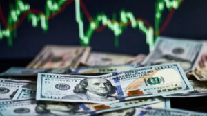 Dólar sobe e Bolsa recua com Oriente Médio no radar