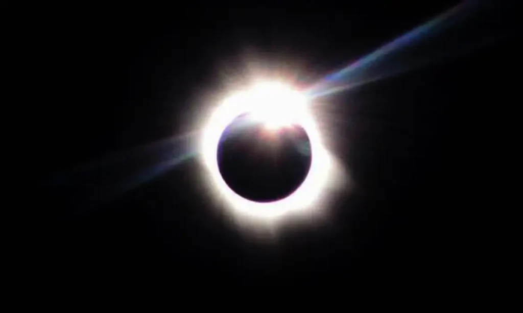 Observatório Nacional transmite eclipse solar total ao vivo