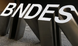 BNDES aprova até R$ 3,7 bi para exportação de 19 aviões Embraer para a canadense Porter