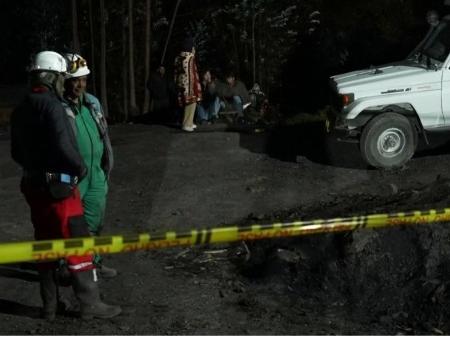 equipes de resgate tentam encontrar seis trabalhadores presos apos uma explosao em uma mina de carvao ilegal na colombia 1770407353228 v2 450x337