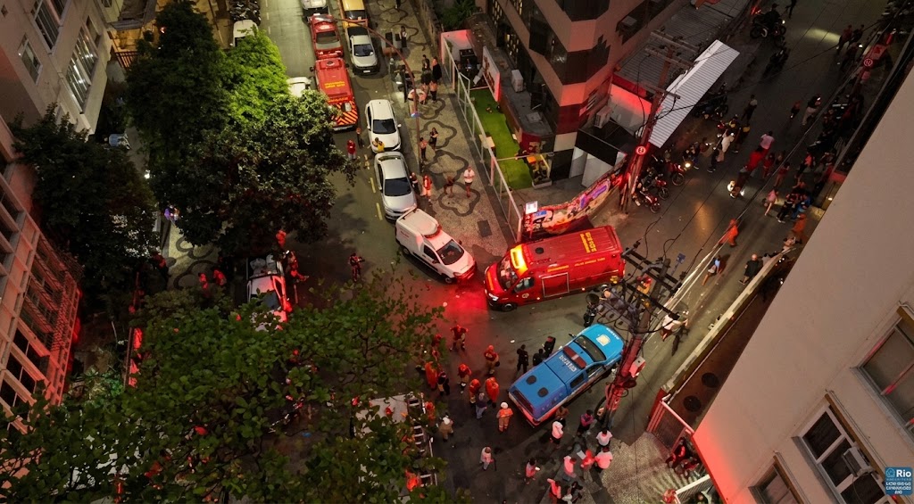 Explosão em prédio deixa quatro feridos em Copacabana, na zona sul do Rio