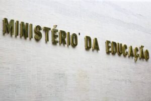 Ideb fica estável no fundamental do DF e cai no ensino médio