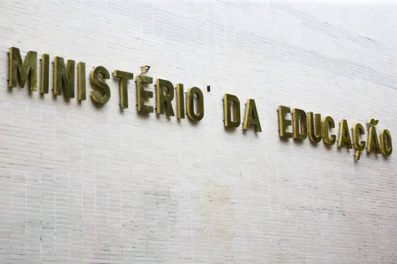 Ideb fica estável no fundamental do DF e cai no ensino médio