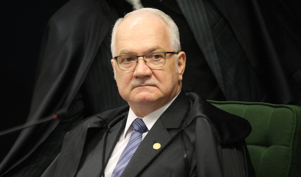 É natural que decisões do STF com repercussão social sejam debatidas e contestadas, diz Fachin