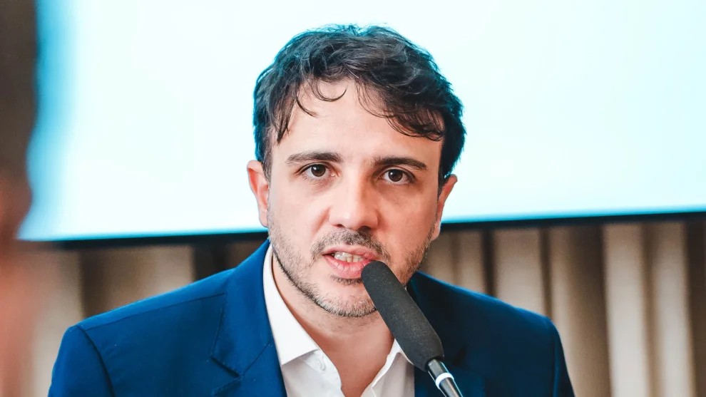 Em reunião com dirigentes do BofA, Renan Santos tratou de corte de gastos e fim das bets