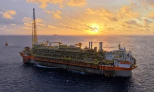 Petrobras leva navio-plataforma Alexandre de Gusmão ao topo no pré-sal