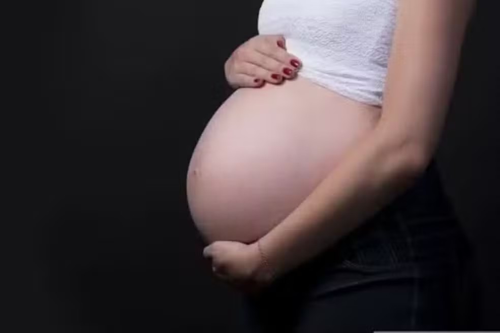 Metade das crianças grávidas com menos de 14 anos não recebe opção de aborto legal, diz pesquisa