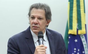 Haddad diz que vai questionar gestão Tarcísio após PM seguir de forma ‘ostensiva’ seu motorista