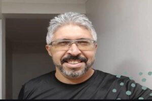 Professor do DF que matou ex-namorada segue foragido