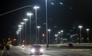 Justiça manda gestão Nunes retomar licitação de iluminação de São Paulo