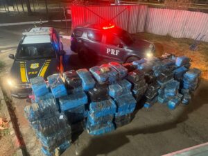 MPDFT obtém prisão preventiva de motorista com 4 toneladas de skunk