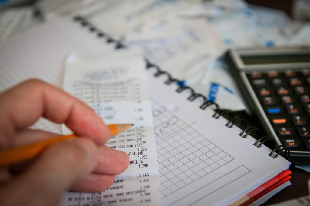 Justiça bloqueia bens de empresa após consumidor ter prejuízo de R$ 43,5 mil