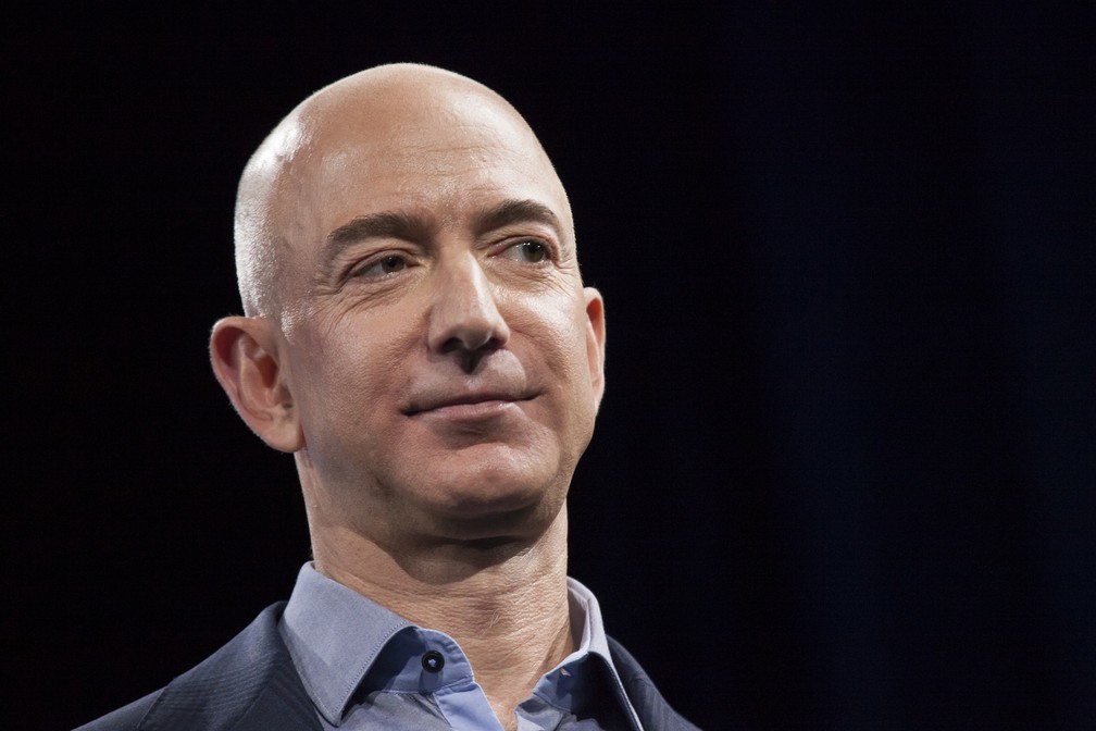 Jeff Bezos entra como acionista minoritário no clube de futebol Liverpool