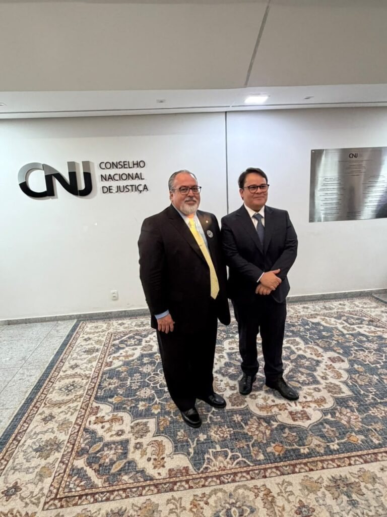 Arnoldo Camanho representa TJDFT em posse de conselheiro do CNJ