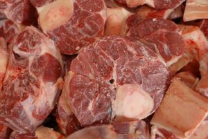 CRE amplia articulação contra exigências da UE sobre carne brasileira