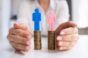 Empresas devem atualizar informações de igualdade salarial entre homens e mulheres até 31 de agosto